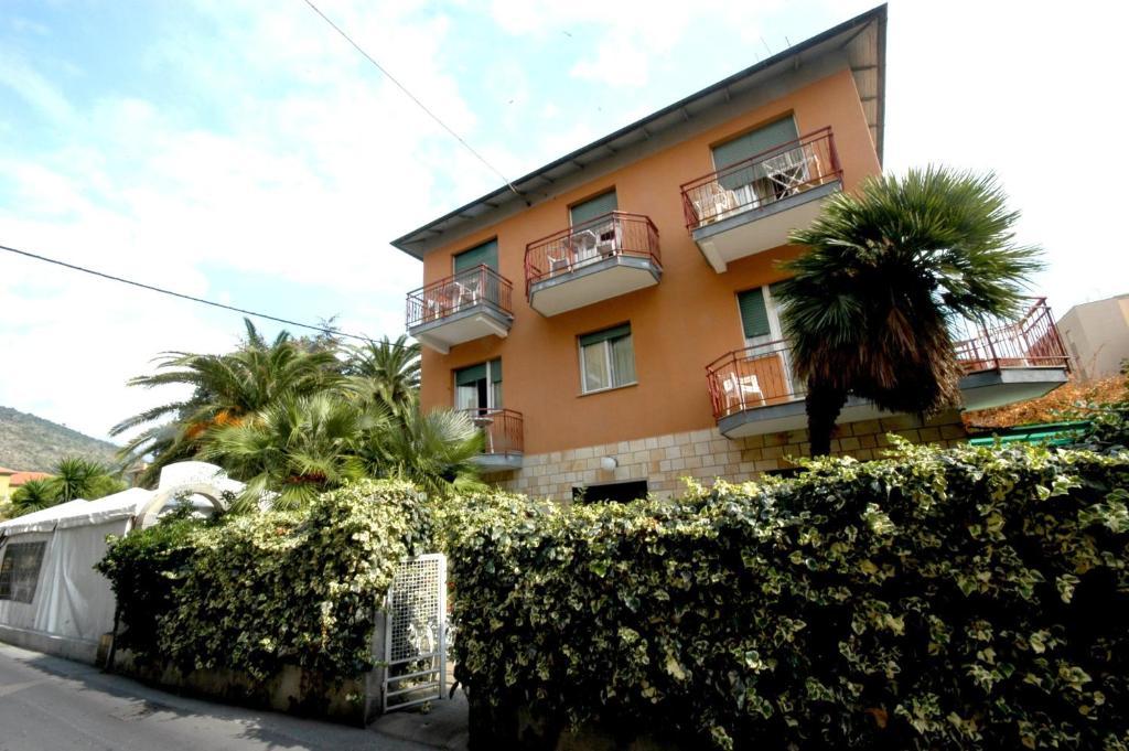 Hotel Minerva Pietra Ligure Exterior photo