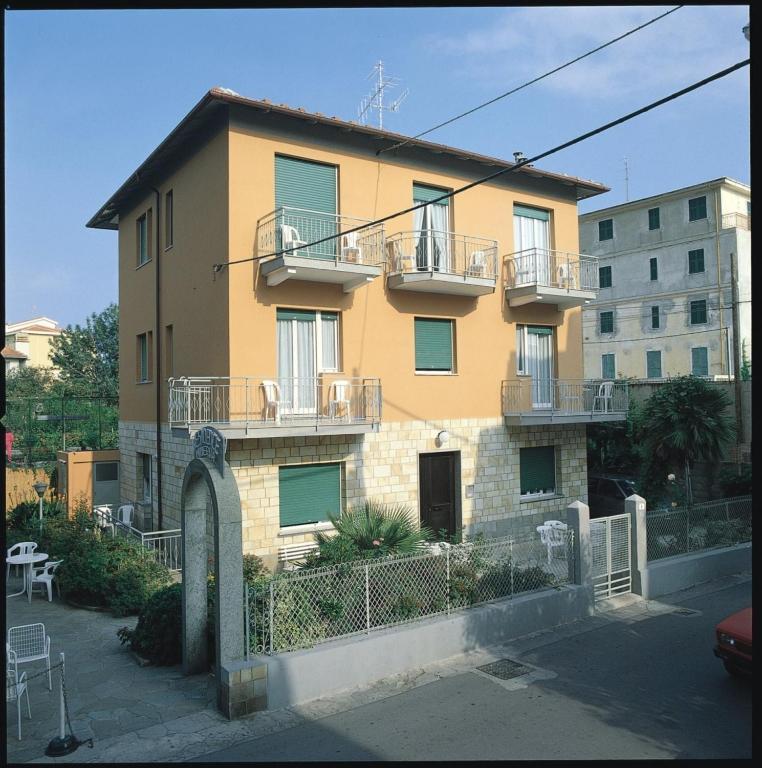 Hotel Minerva Pietra Ligure Exterior photo